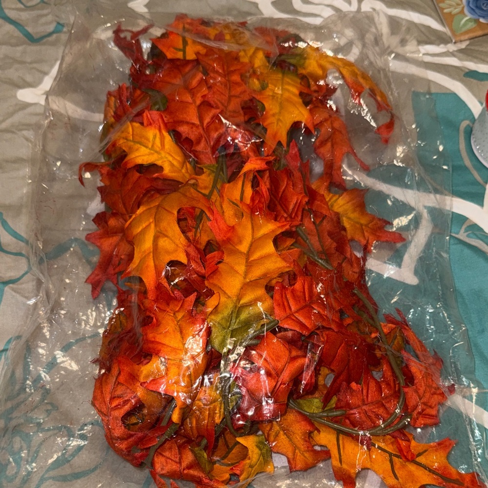 Artificial Autumn Leaves Decor Garland! 2pack